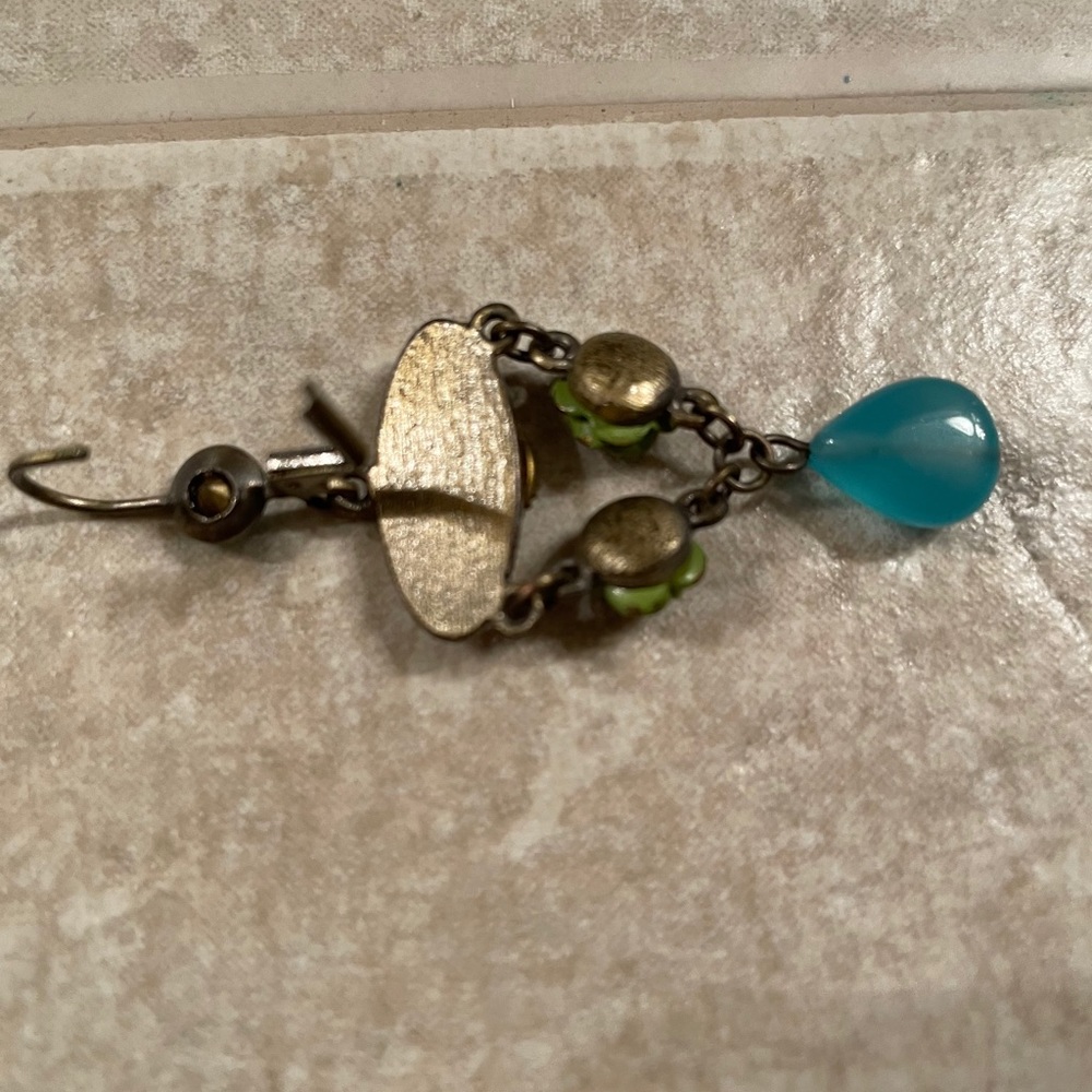 Beautiful Hanging Earrings Roses & Rhinestones - Picture 5 of 5